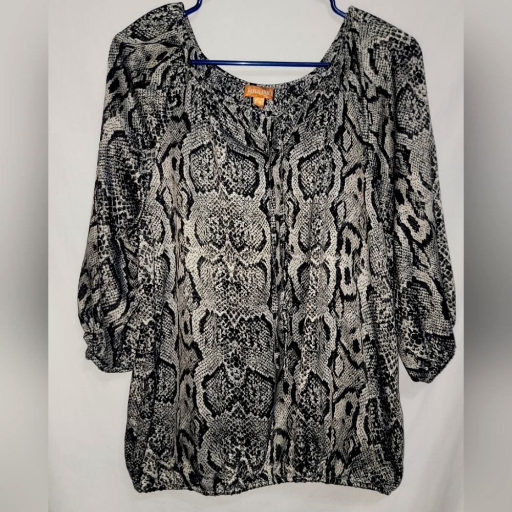Ellen Tracy Black & White Snake Print Blouse Size Large